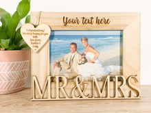 Load image into Gallery viewer, Personalised Wedding Gift Mr & Mrs Photo Frame